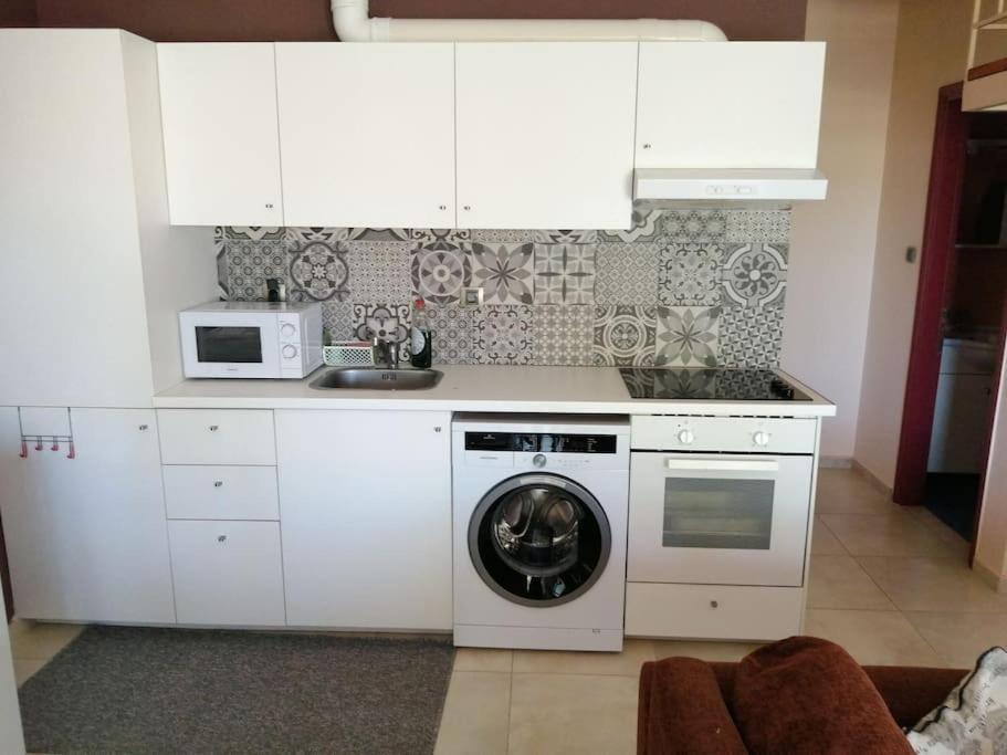 Nikolas Apartment. Aktaio Rio Patra Exteriér fotografie
